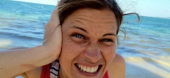 Σας μπήκε νερό στο αυτί; Έξι μικρά κόλπα για να το αντιμετωπίσετε!